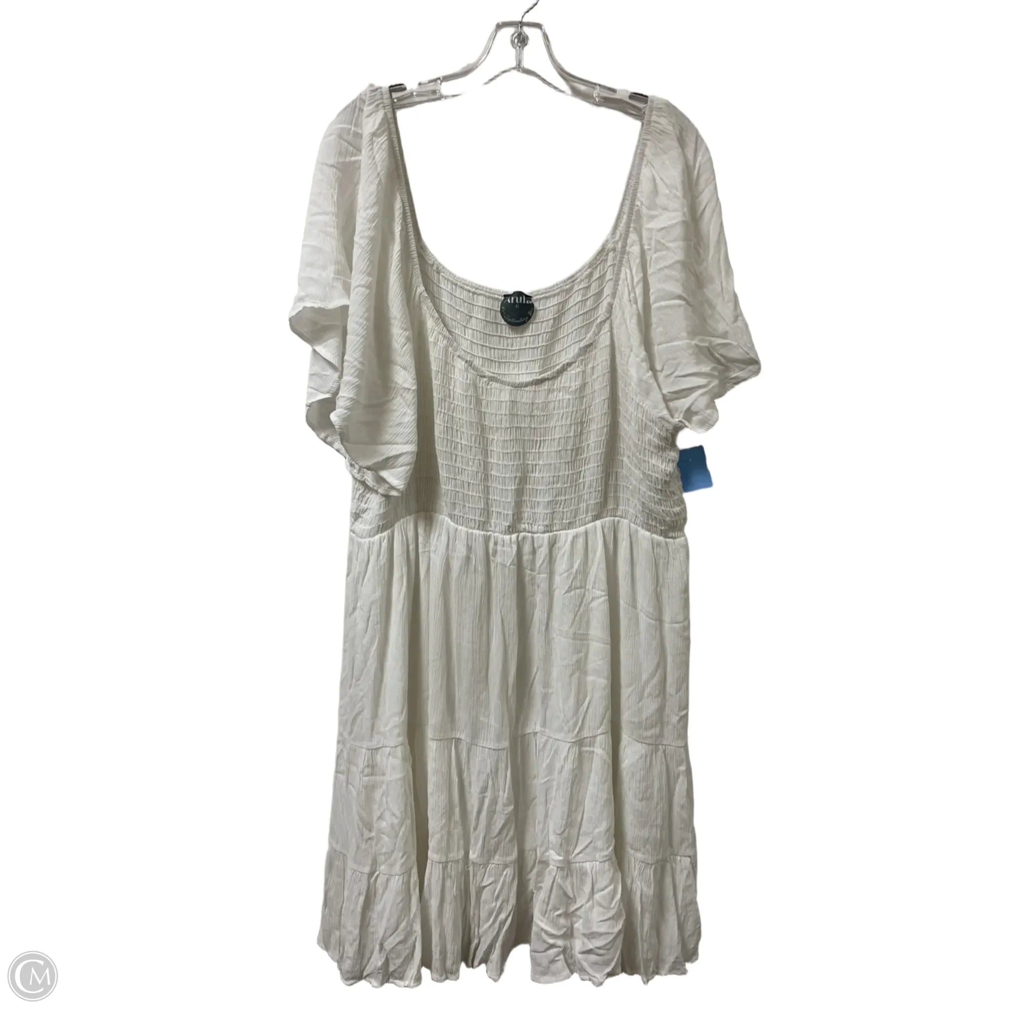 Dress Casual Short By Clothes Mentor In White, Size: 3x Crew Neckline Sporty