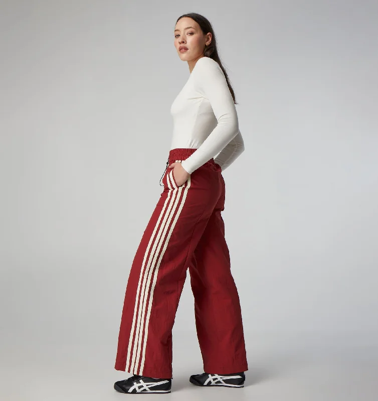 Carrie Tech Pants - Burgundy Relaxed Fit Trousers