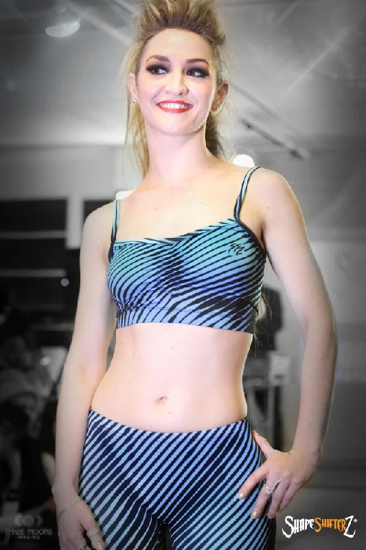 Women's Illusion Blue Black Tank Top & Sport Bra - Ultra Contour cherry red tank